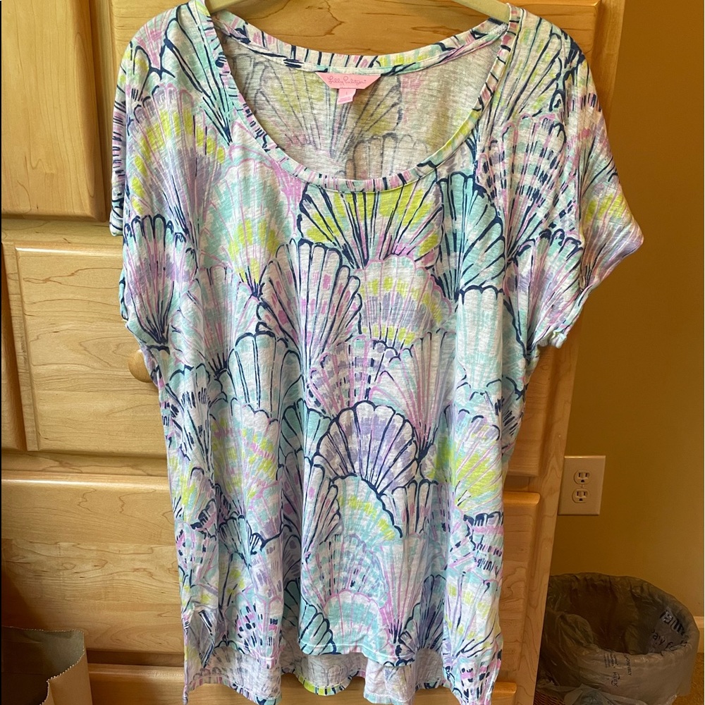 Lilly Pulitzer Inara top size Large (Blue oh shello print)